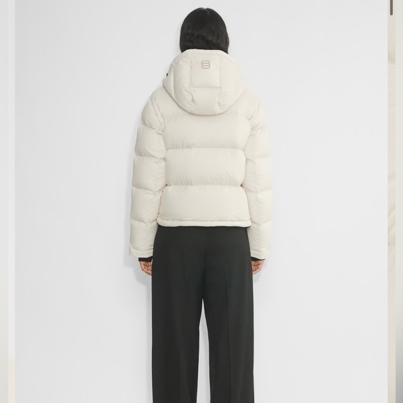 Aritzia Super Puff - Picture 2 of 3